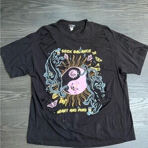 Ripped oversized tshirt